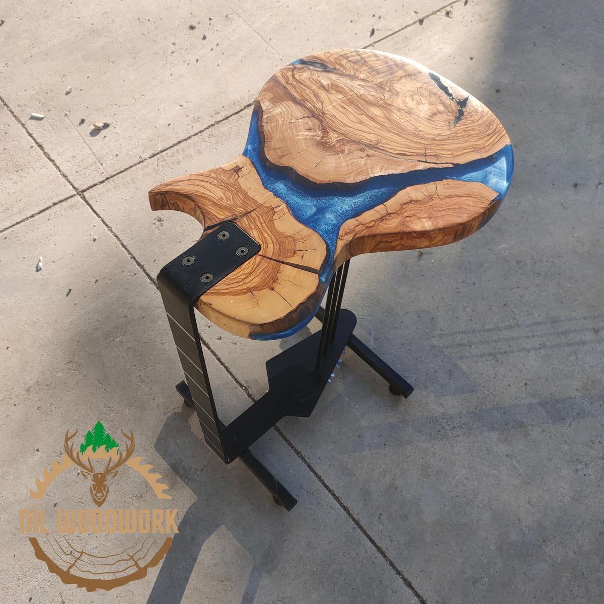 Custom Olive Wood Guitar Stand: Epoxy Resin Sofa End Table