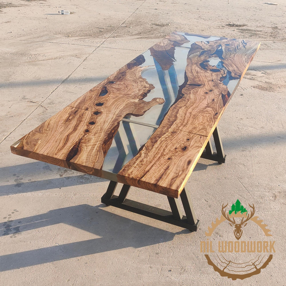 Olive Wood Epoxy Resin Dining Table: Collapsible Design